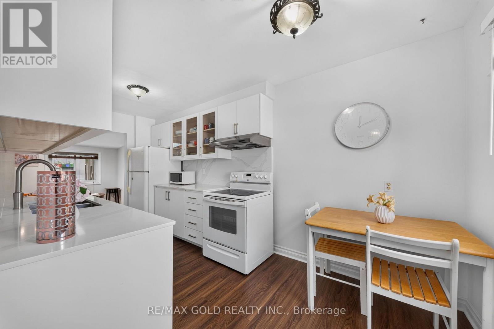 10 Jeffrey Street Property Photo 15