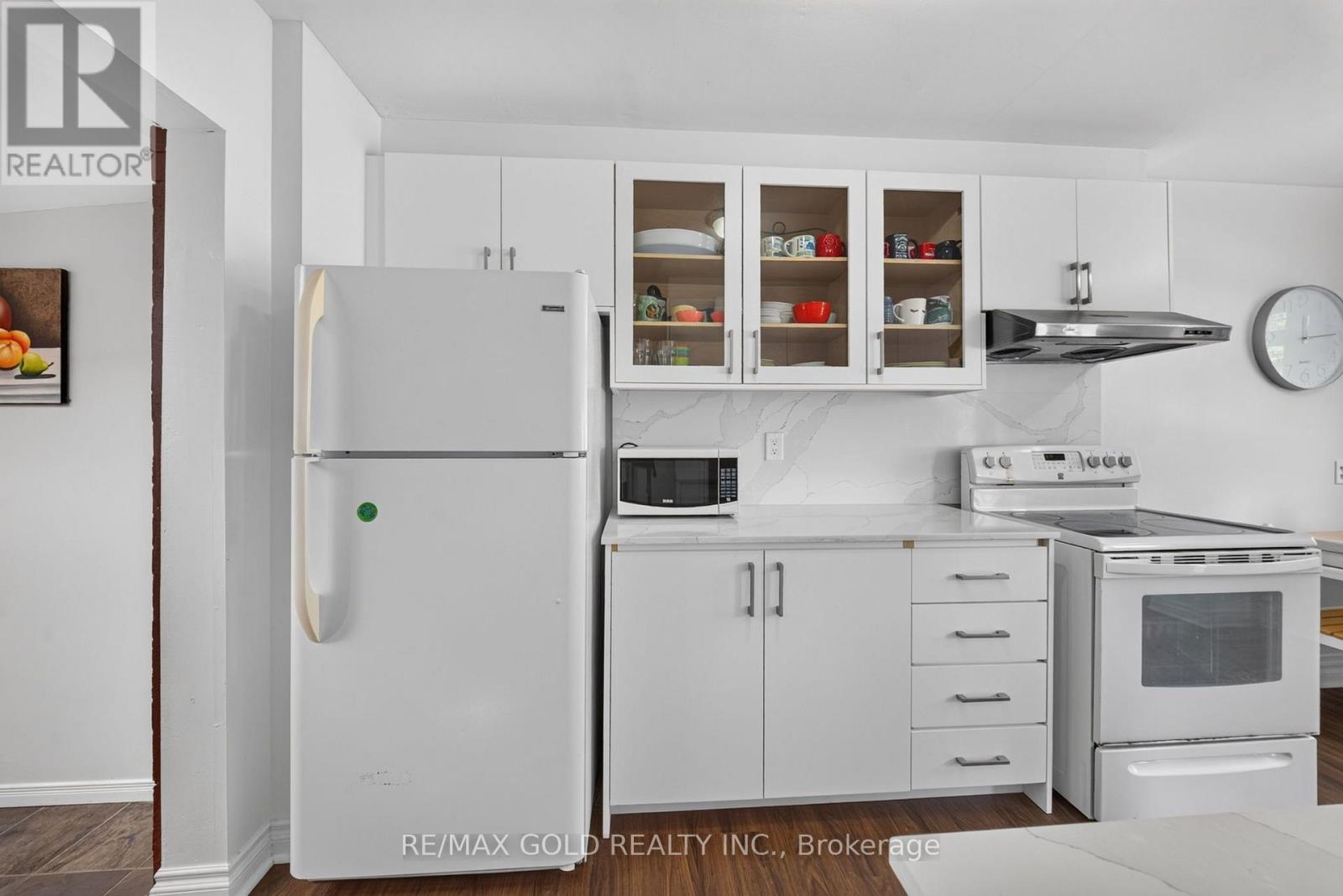 10 Jeffrey Street Property Photo 18