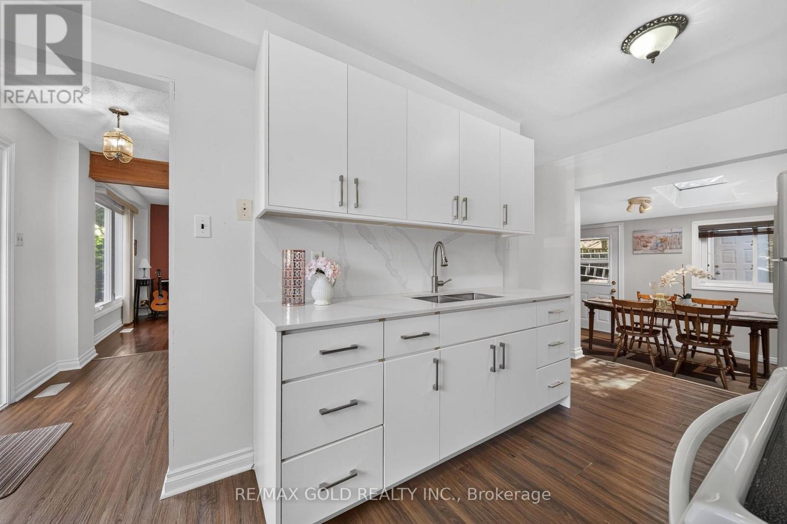 10 Jeffrey Street Property Photo 19