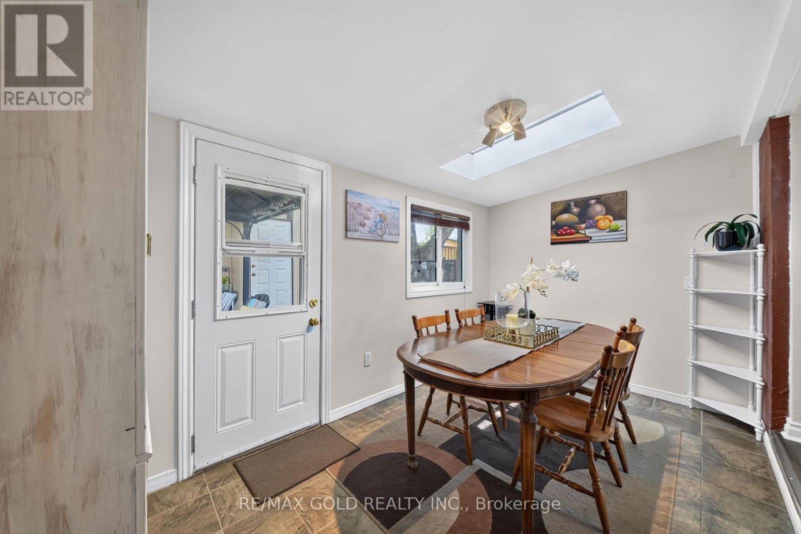 10 Jeffrey Street Property Photo 22