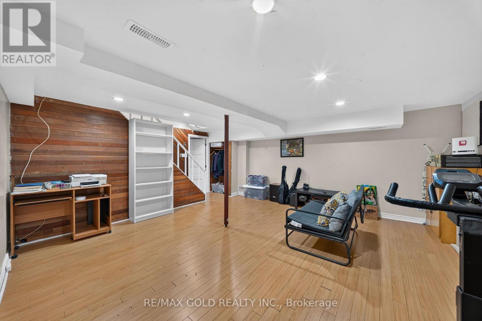 10 Jeffrey Street Property Photo 37