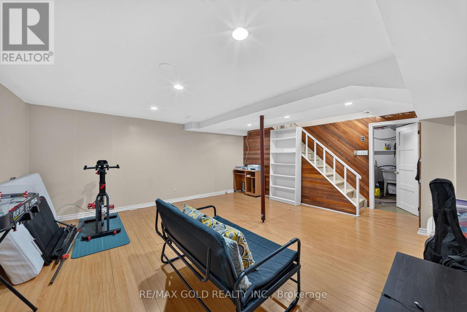 10 Jeffrey Street Property Photo 38