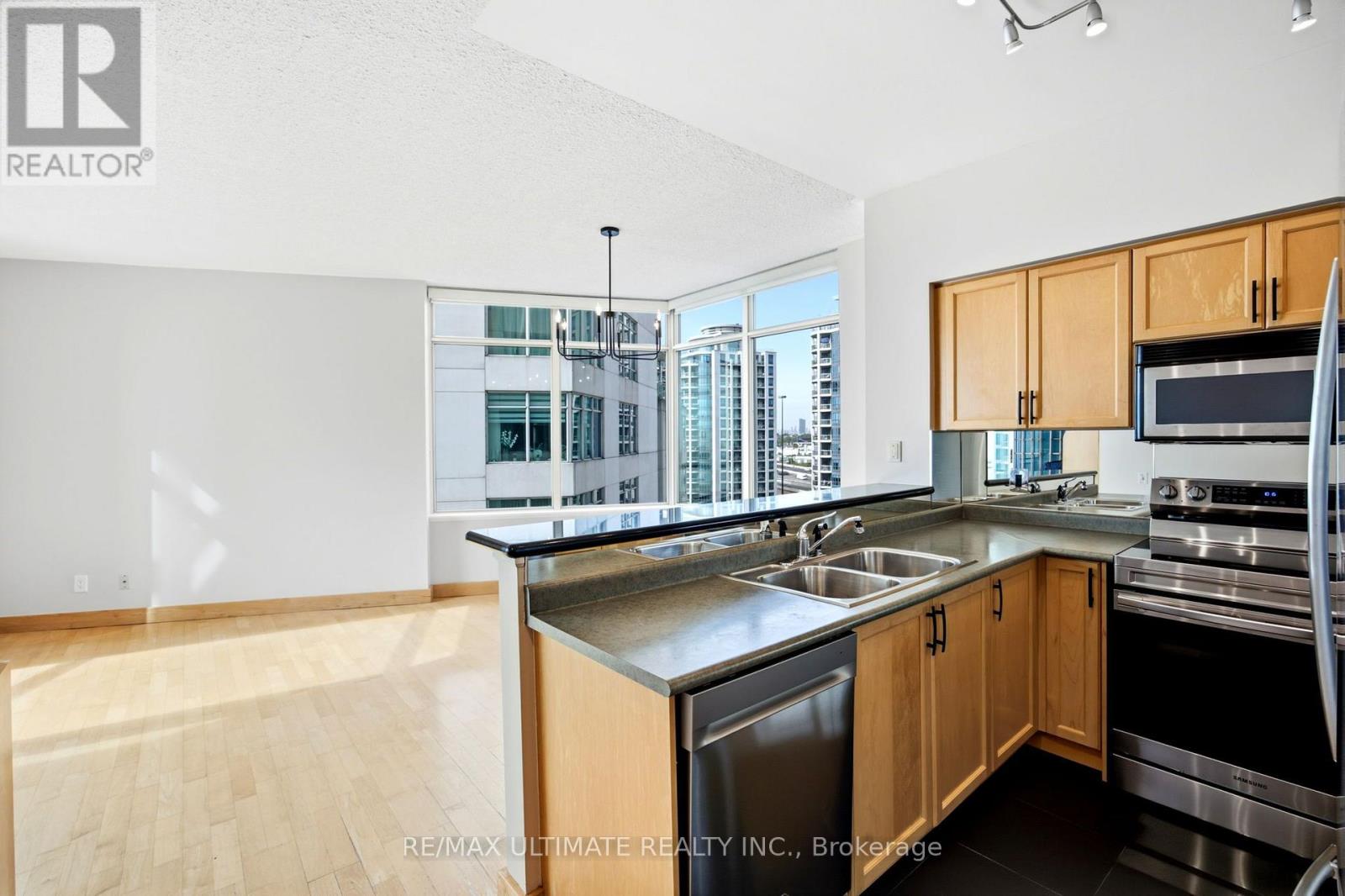 1113 - 5 Marine Parade Drive Property Photo 9