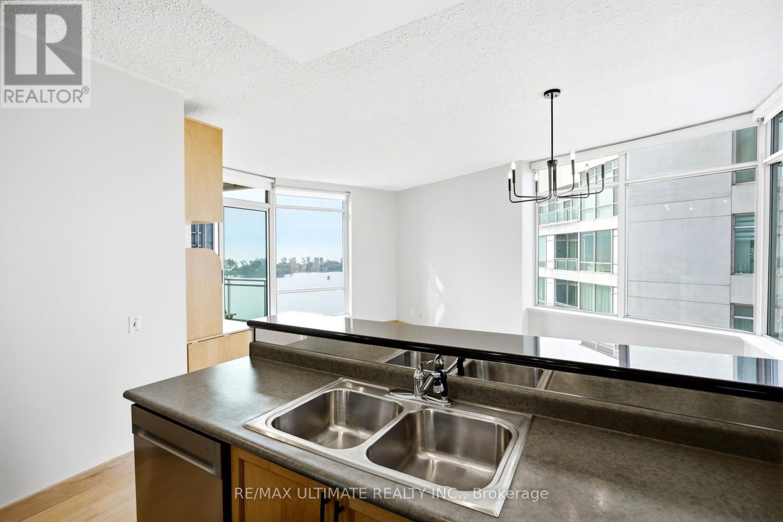 1113 - 5 Marine Parade Drive Property Photo 10