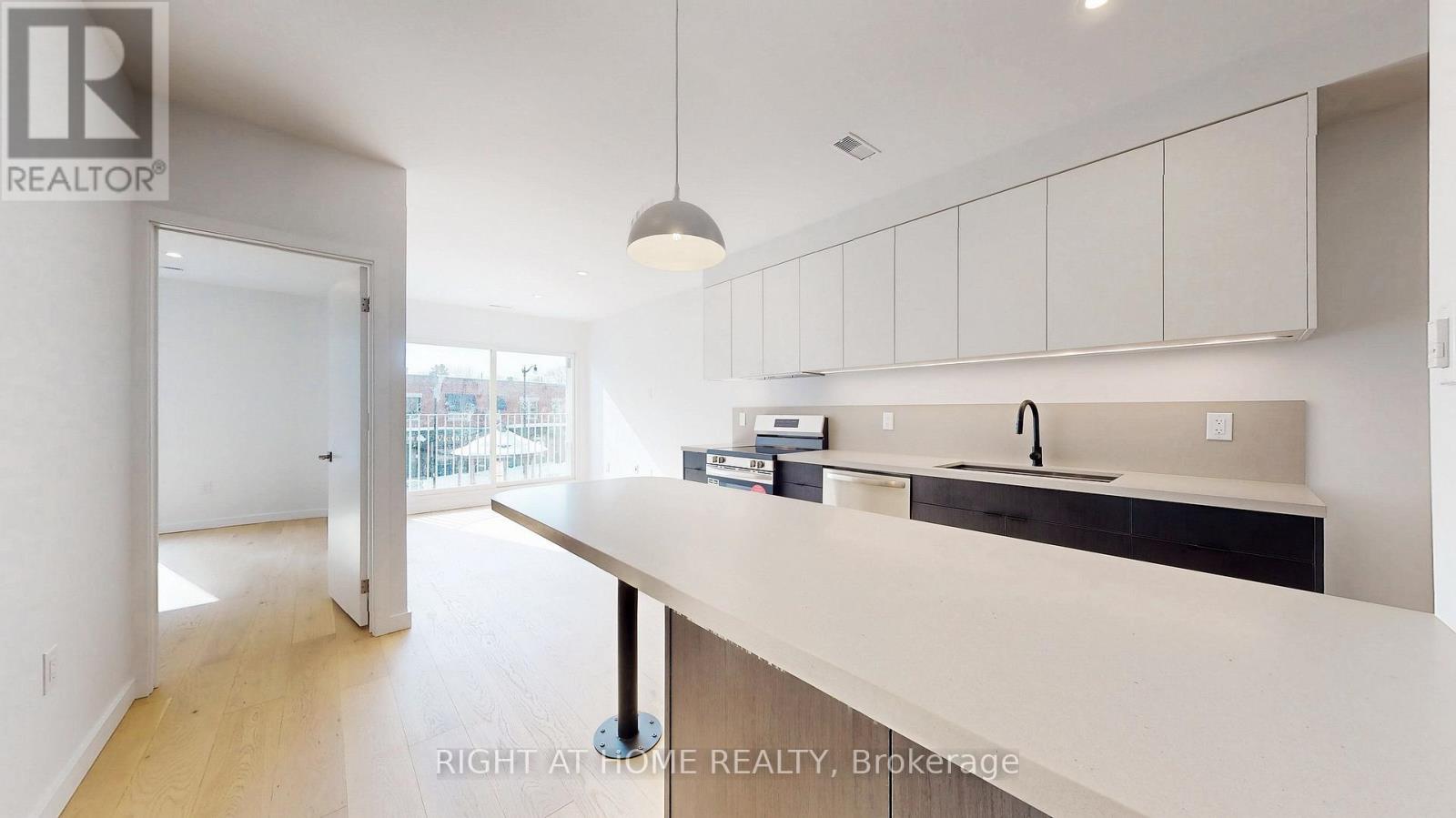 Unit 3 - 3122 Dundas Street W Property Photo 1