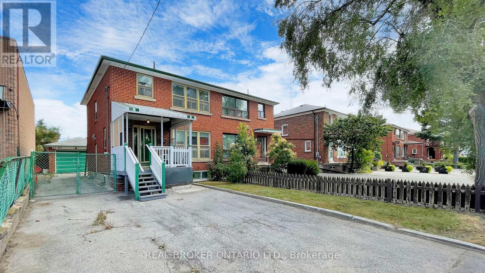 3241 Dufferin Street Property Photo 1