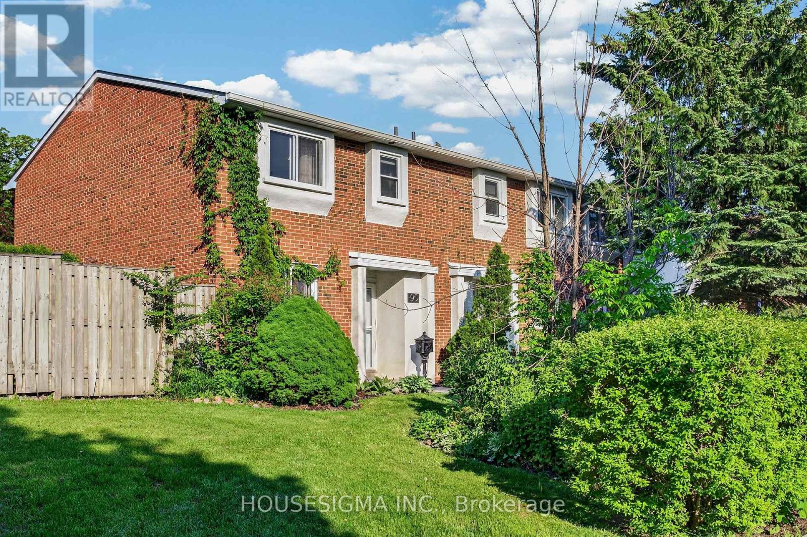 90 - 15 CENTENNIAL PARK ROAD S
