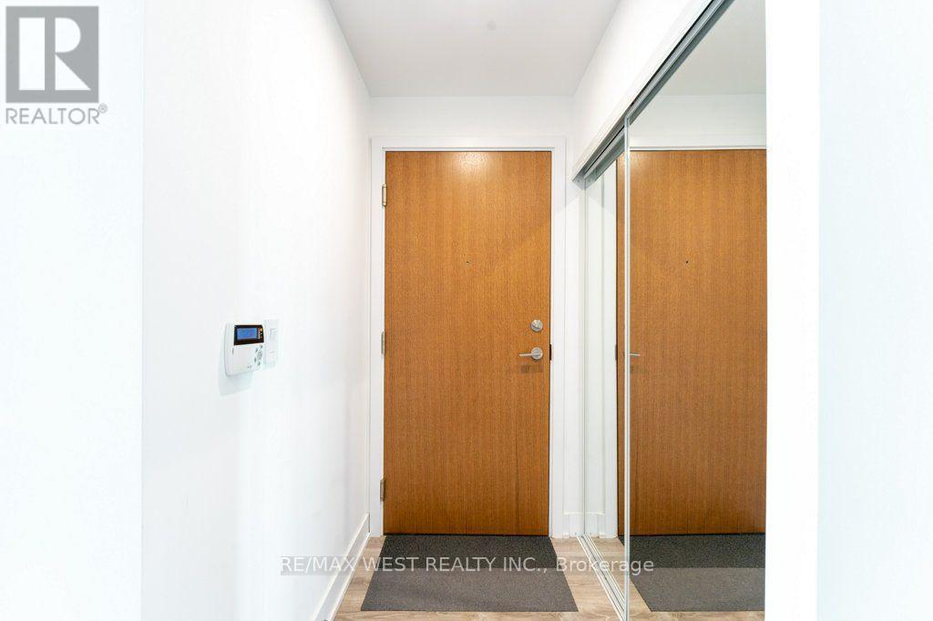 3206 - 20 Shore Breeze Drive Property Photo 4