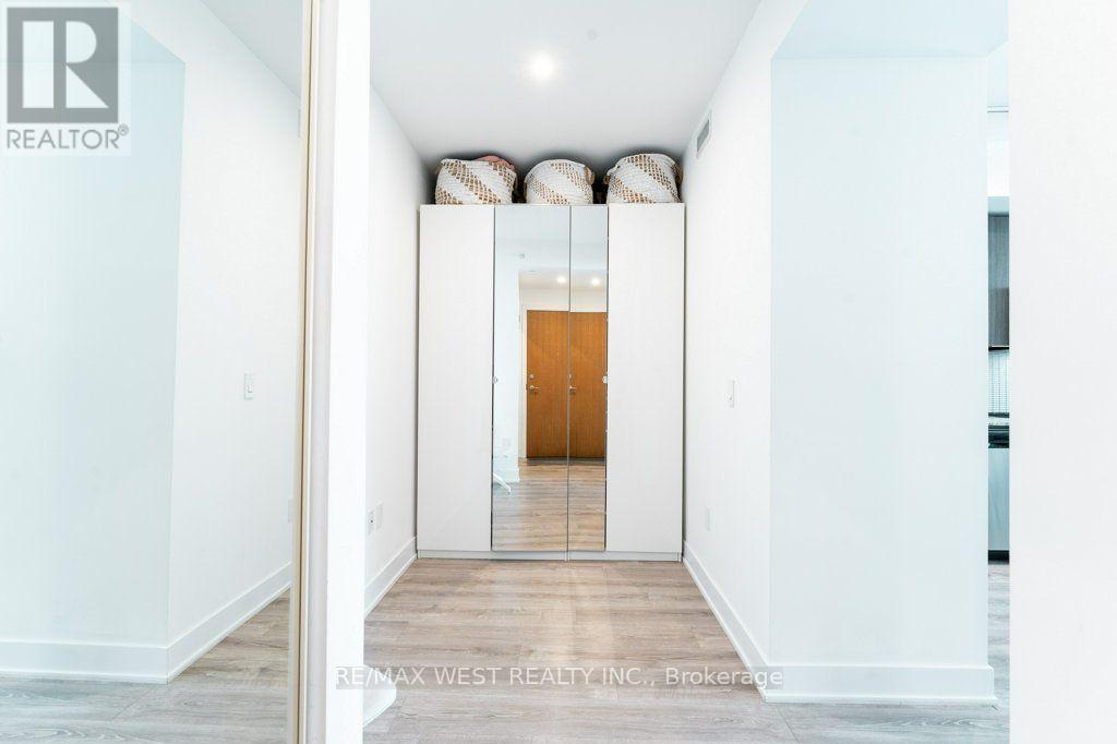 3206 - 20 Shore Breeze Drive Property Photo 5