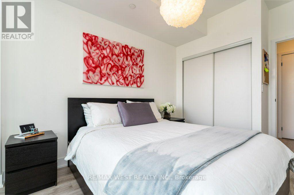 3206 - 20 Shore Breeze Drive Property Photo 10