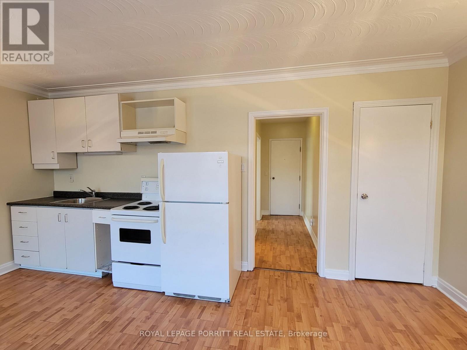A - 3295 Lake Shore Boulevard W Property Photo 4