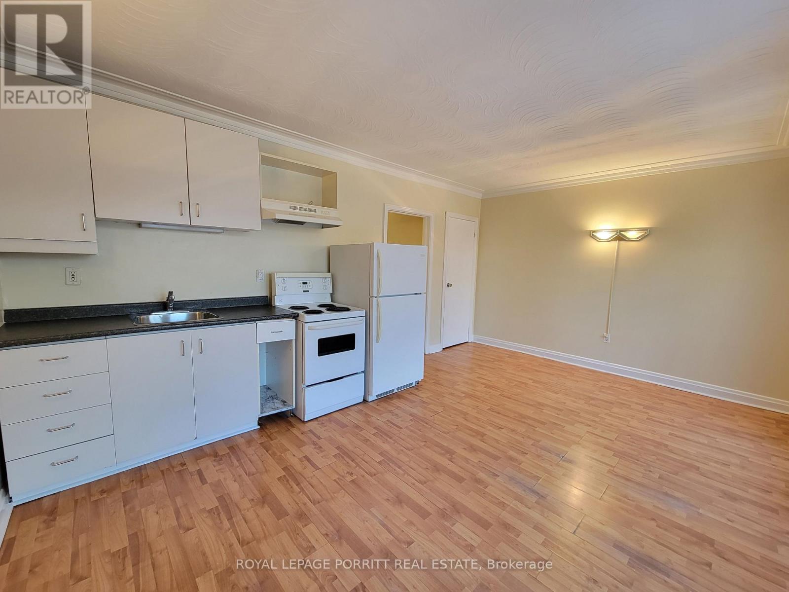 A - 3295 Lake Shore Boulevard W Property Photo 5