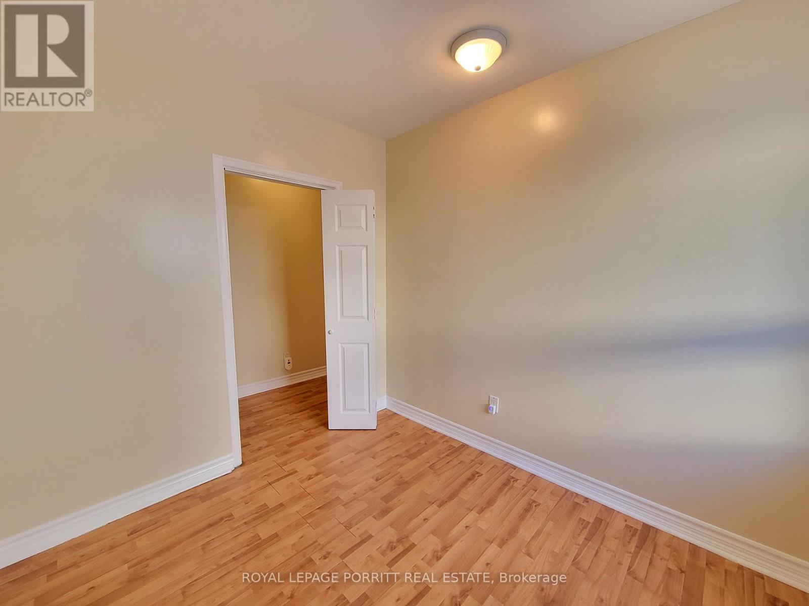 A - 3295 Lake Shore Boulevard W Property Photo 8