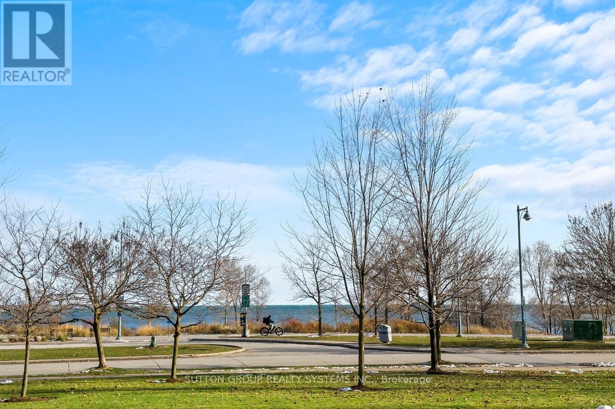 102 - 2095 Lake Shore Boulevard W Property Photo 1