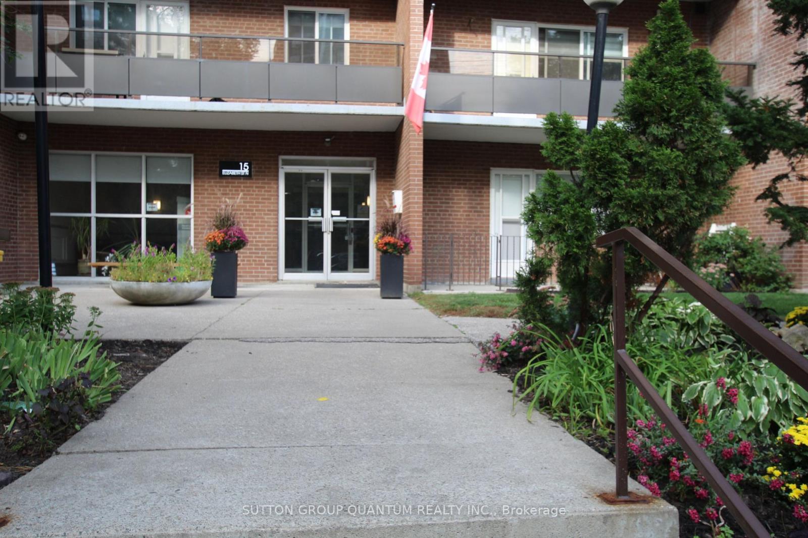 401 - 15 Elizabeth Street N Property Photo 2