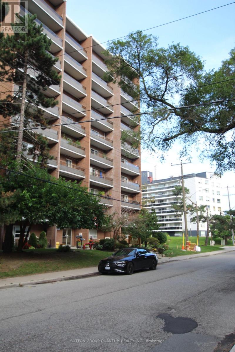 401 - 15 Elizabeth Street N Property Photo 4