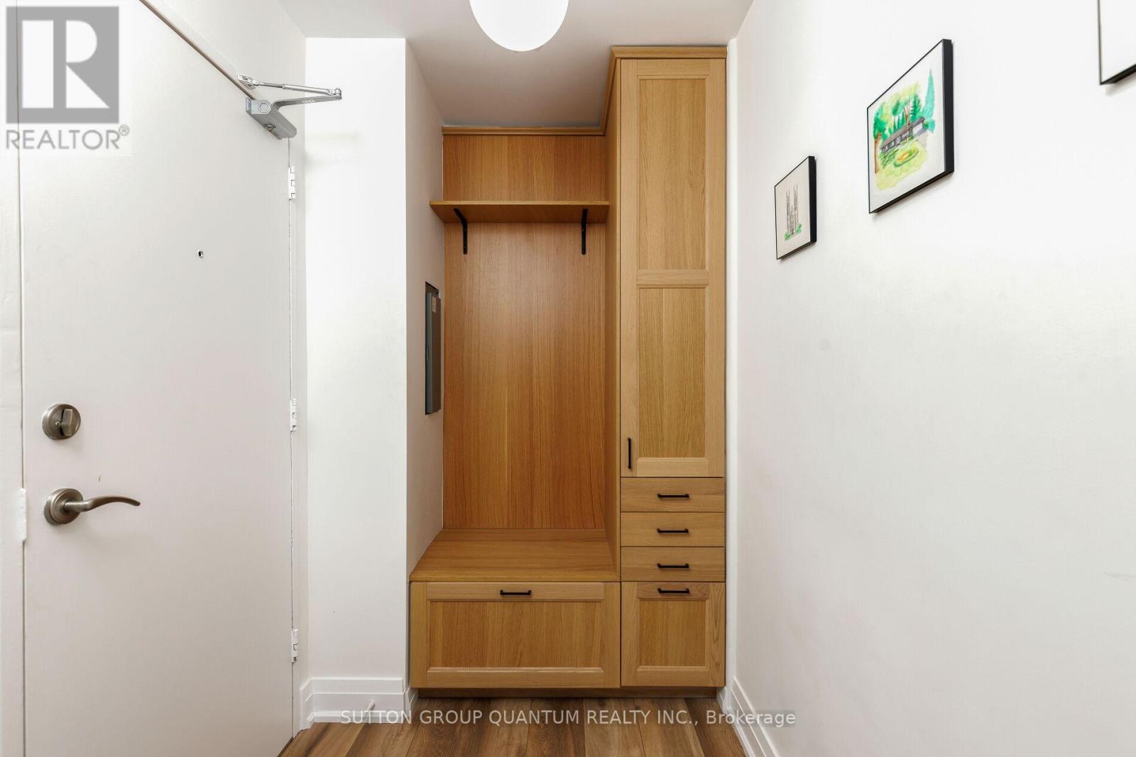 401 - 15 Elizabeth Street N Property Photo 5