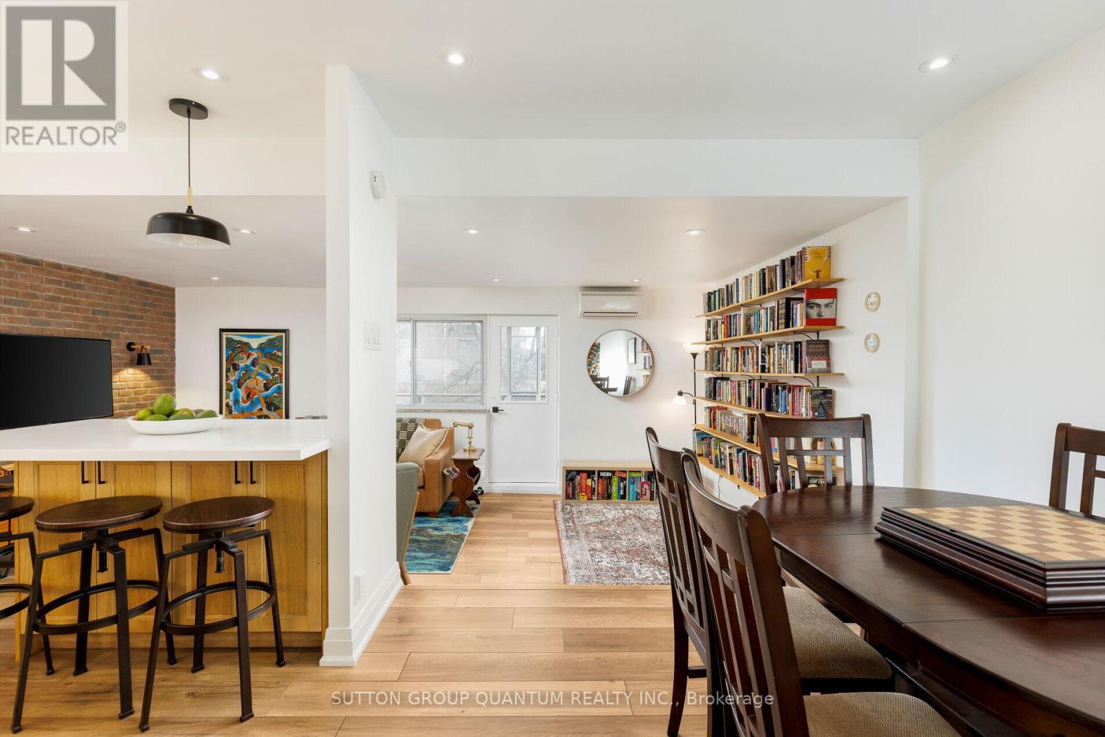 401 - 15 Elizabeth Street N Property Photo 7