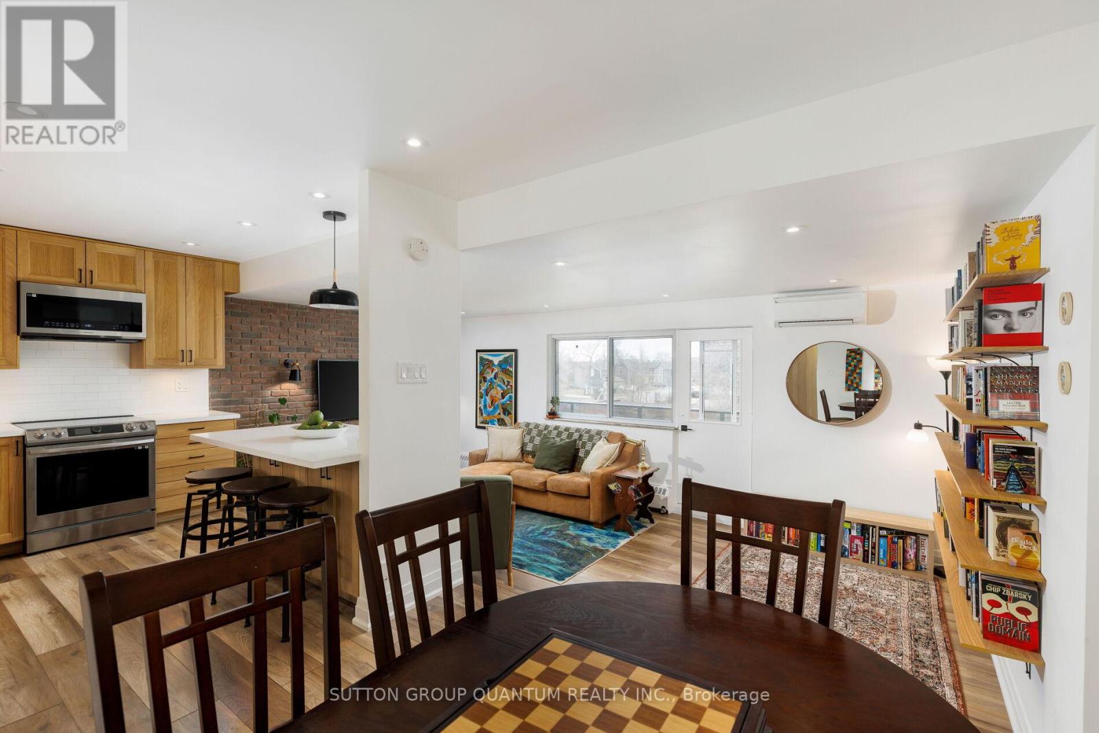 401 - 15 Elizabeth Street N Property Photo 8