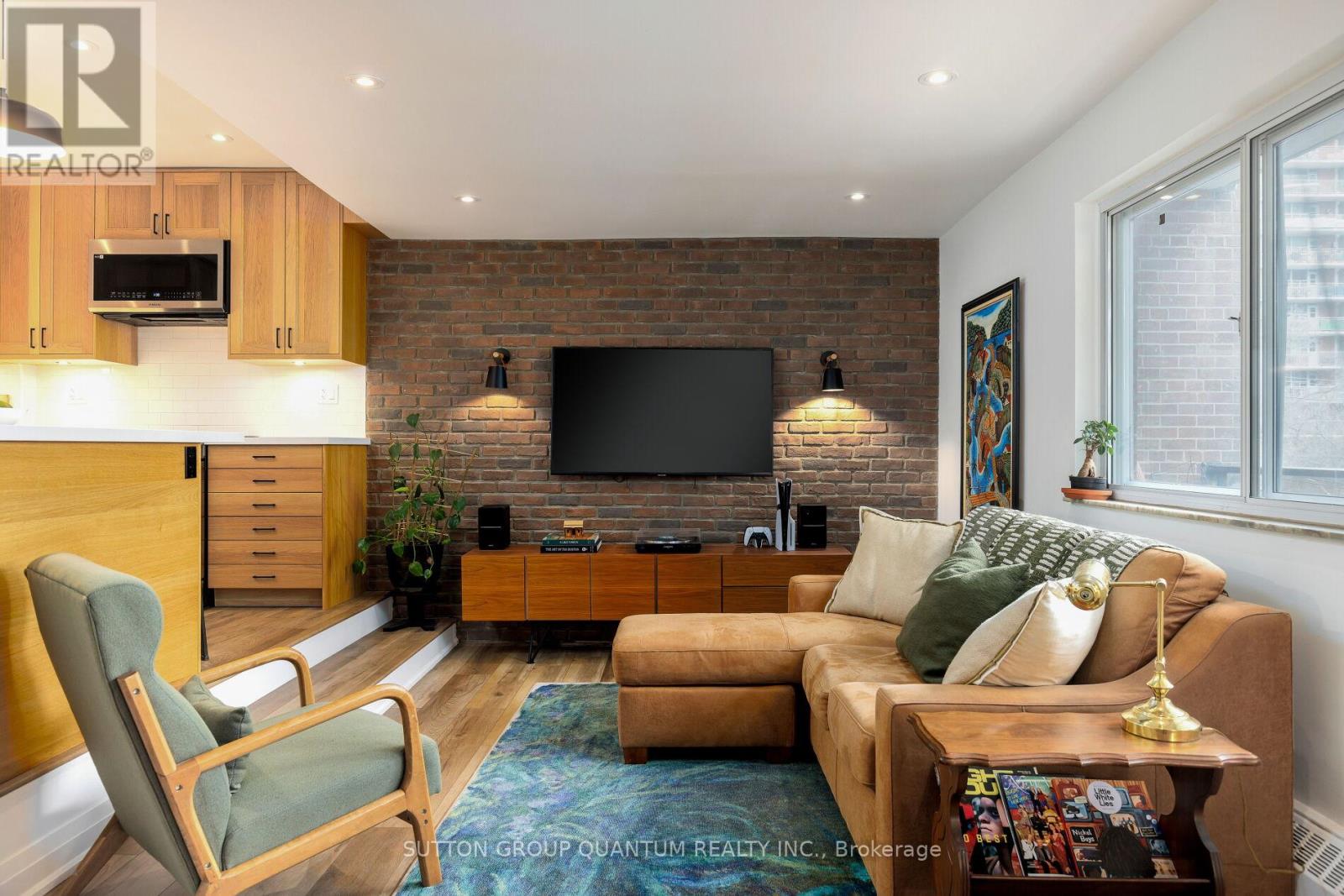 401 - 15 Elizabeth Street N Property Photo 11