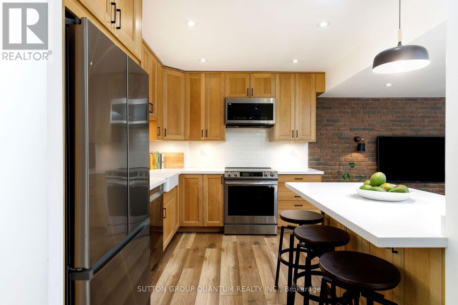 401 - 15 Elizabeth Street N Property Photo 22