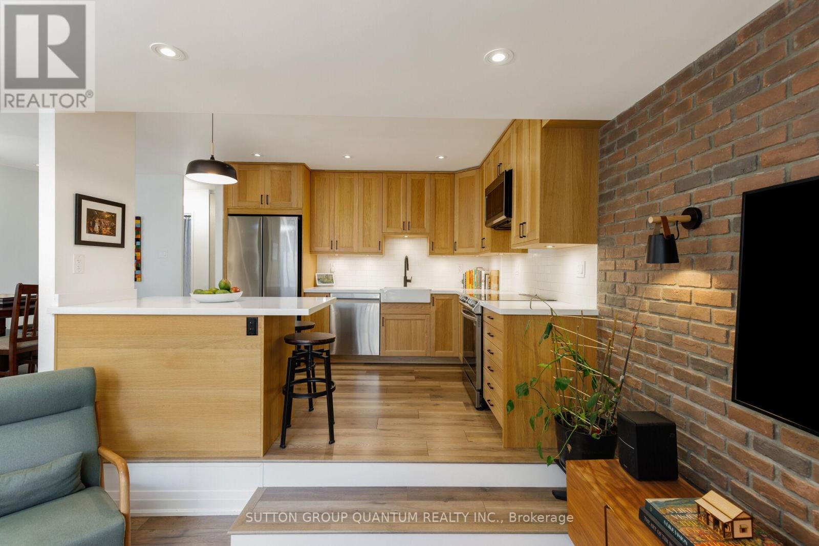 401 - 15 Elizabeth Street N Property Photo 25