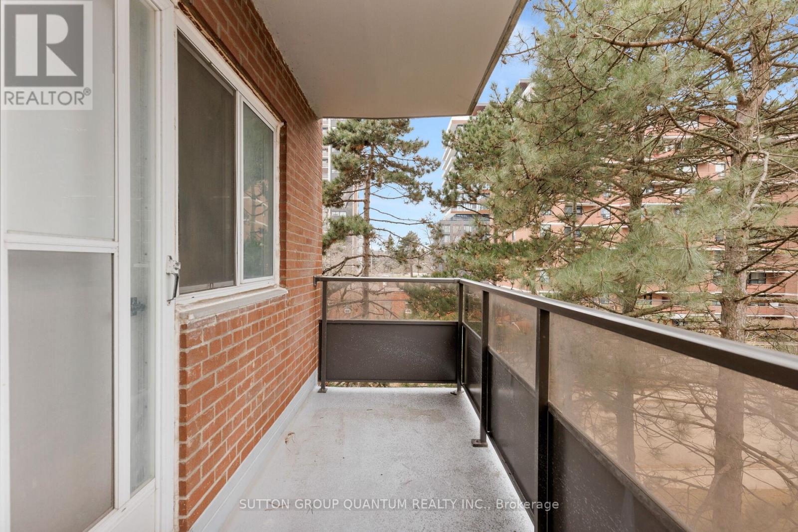 401 - 15 Elizabeth Street N Property Photo 31