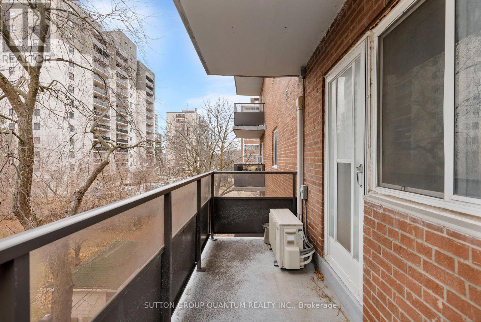 401 - 15 Elizabeth Street N Property Photo 32