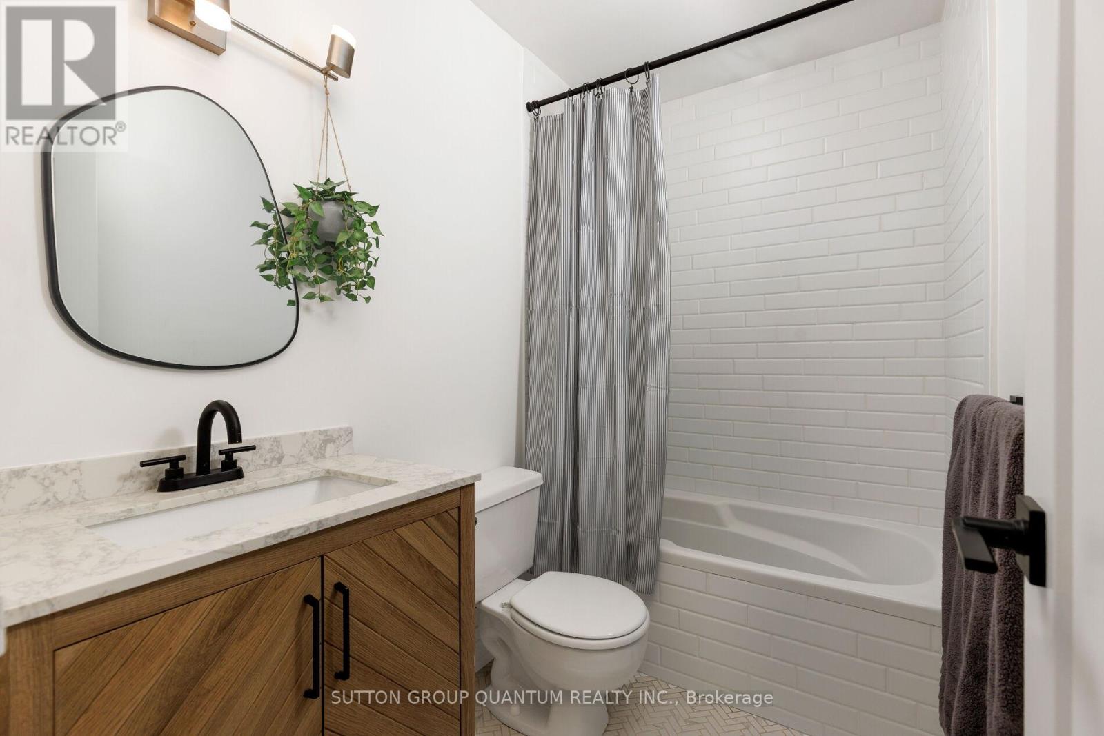 401 - 15 Elizabeth Street N Property Photo 40