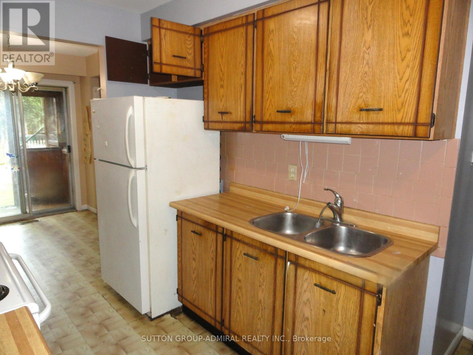 228 Royal Salisbury Way Property Photo 2