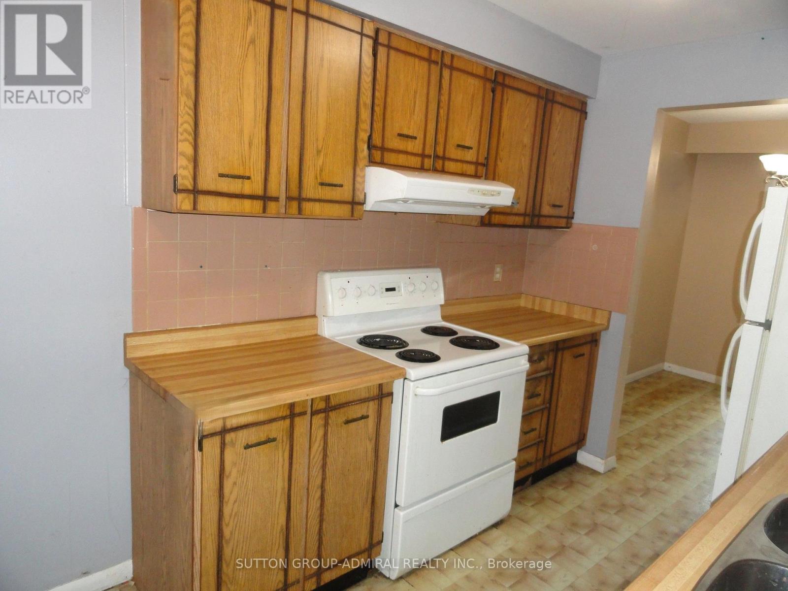 228 Royal Salisbury Way Property Photo 3