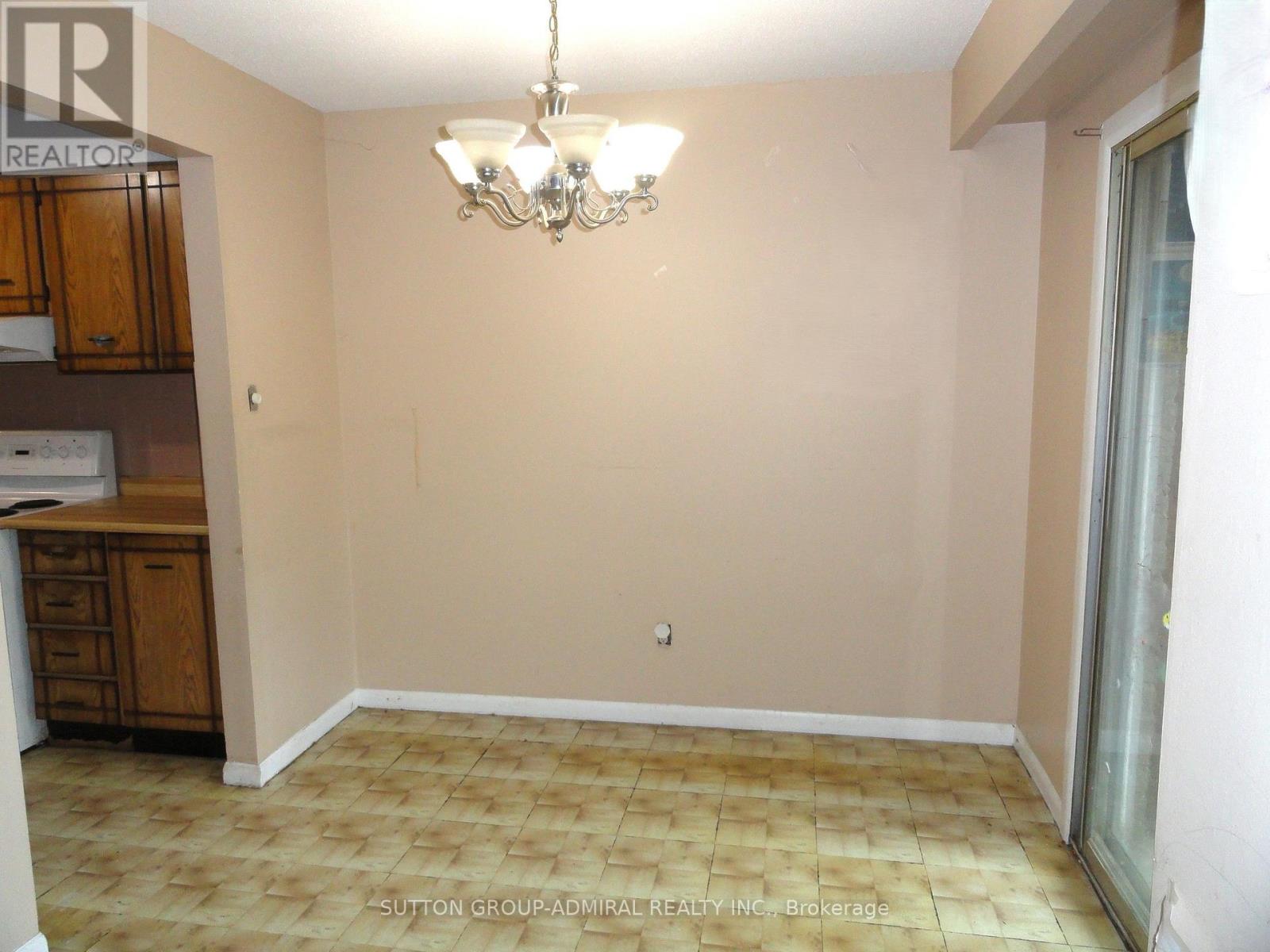 228 Royal Salisbury Way Property Photo 4