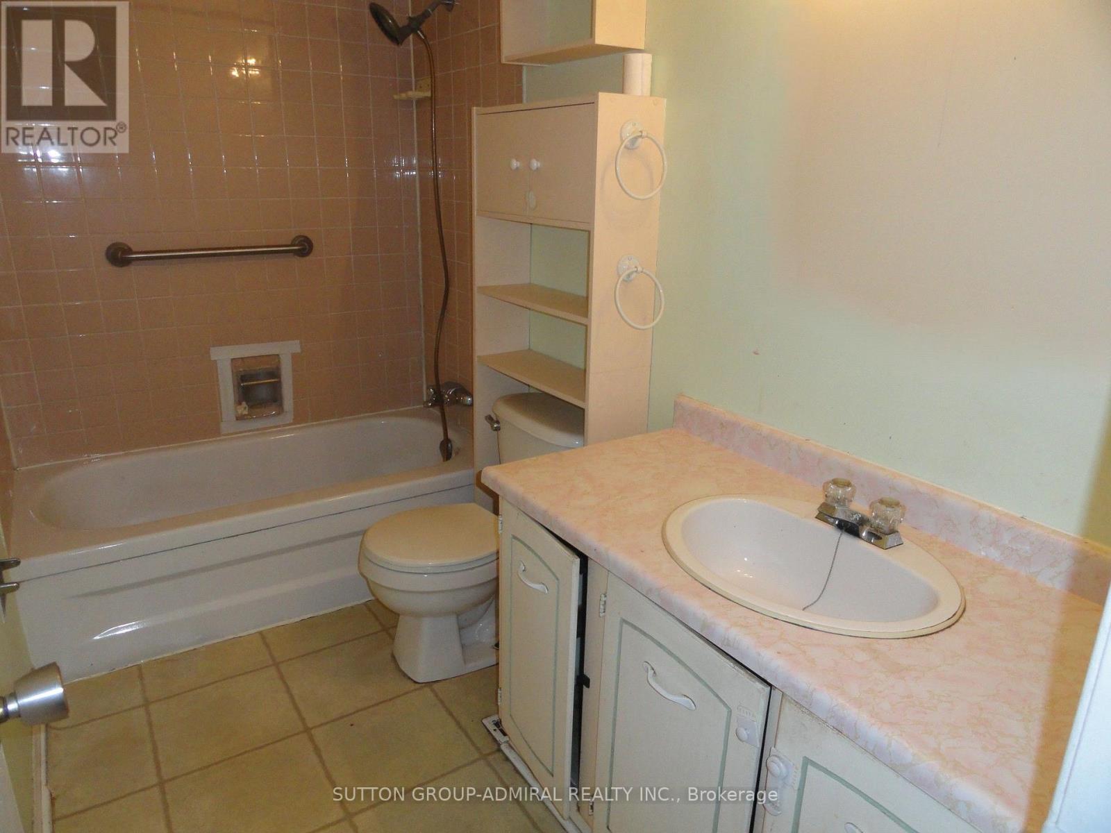 228 Royal Salisbury Way Property Photo 8