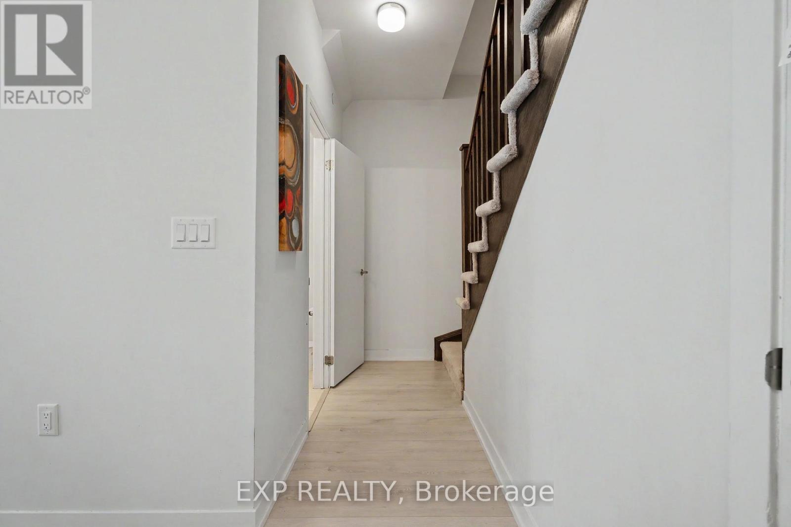 3 - 3425 Ridgeway Drive Property Photo 11