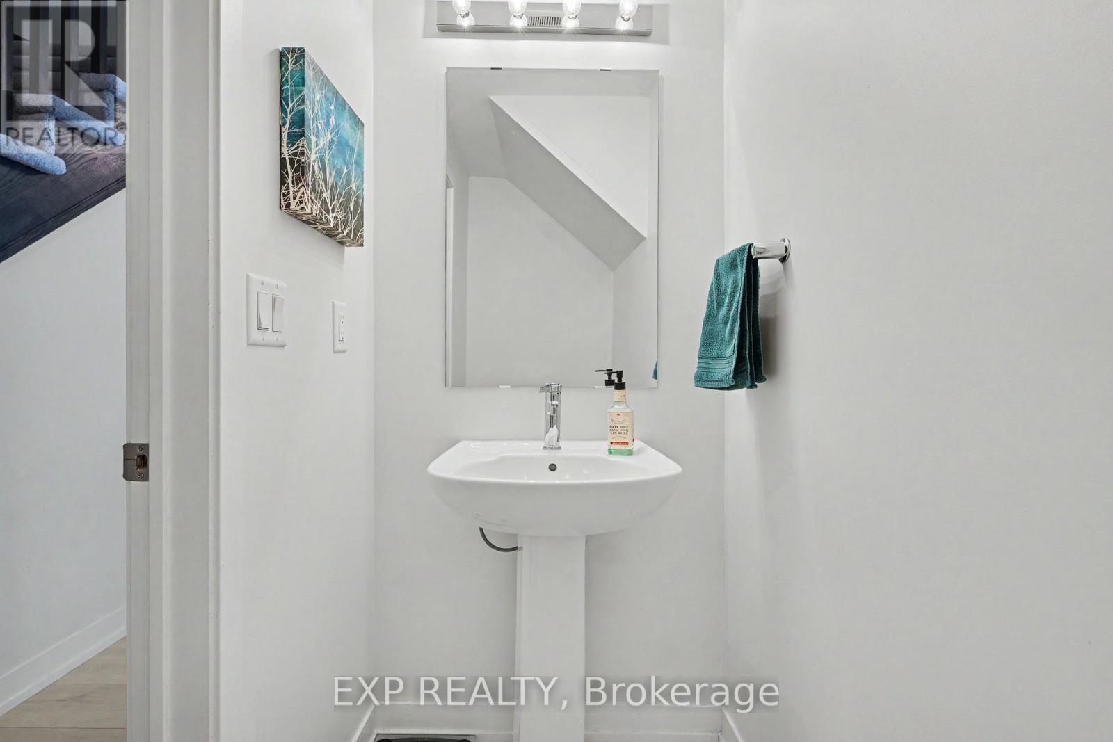 3 - 3425 Ridgeway Drive Property Photo 12