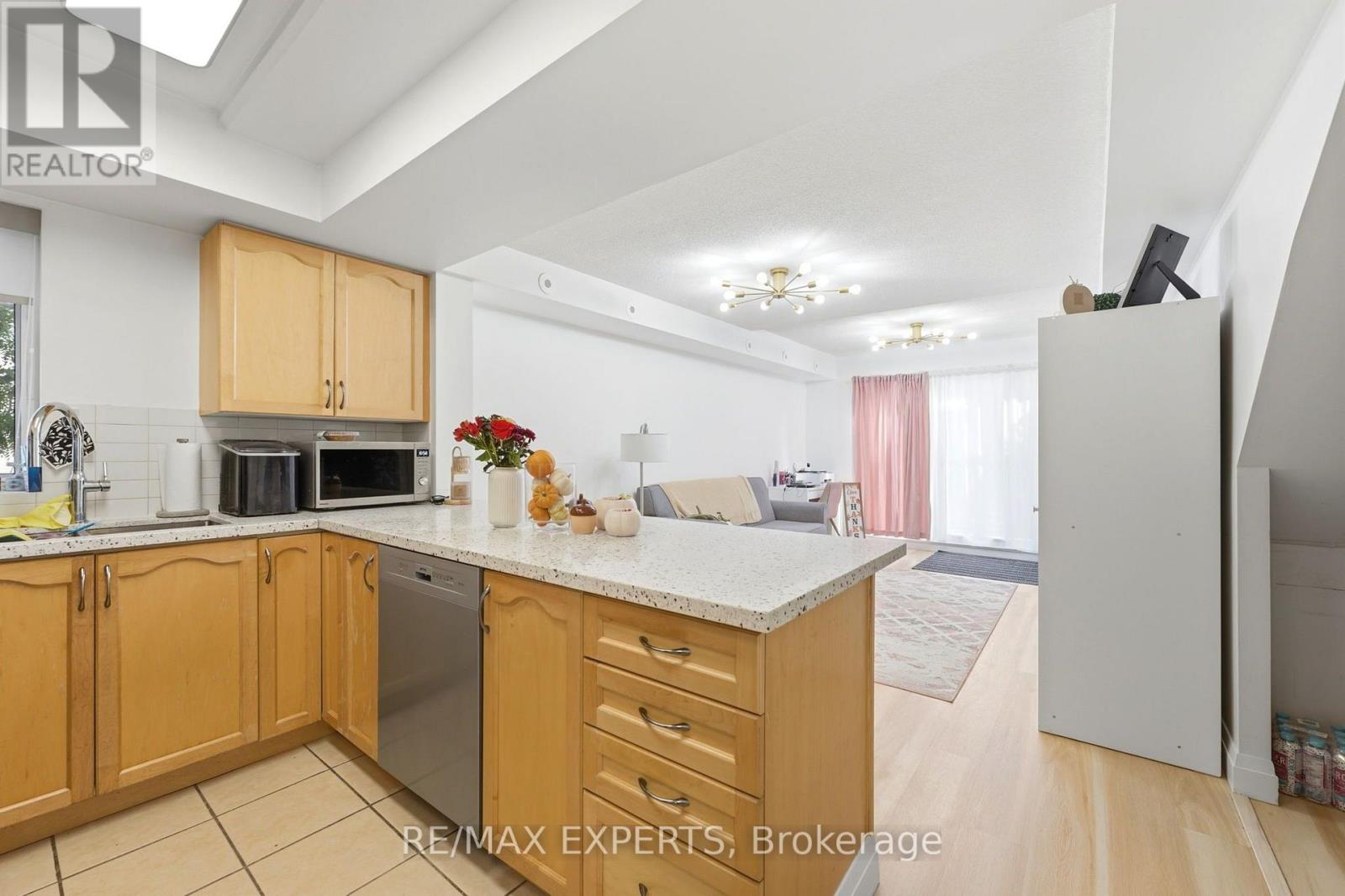 2025 - 85 George Appleton Way Property Photo 14