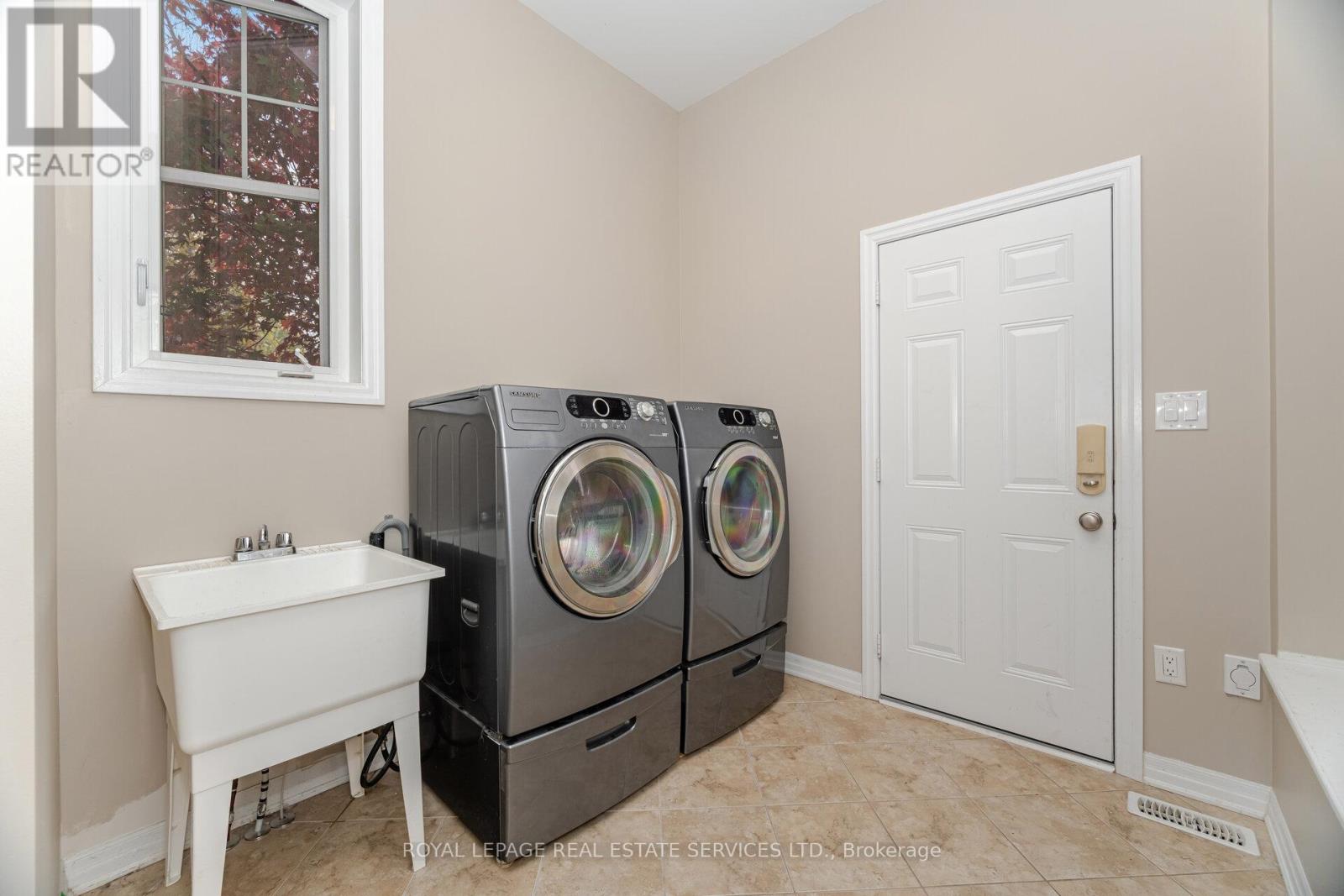 444 Coombs Court Property Photo 22