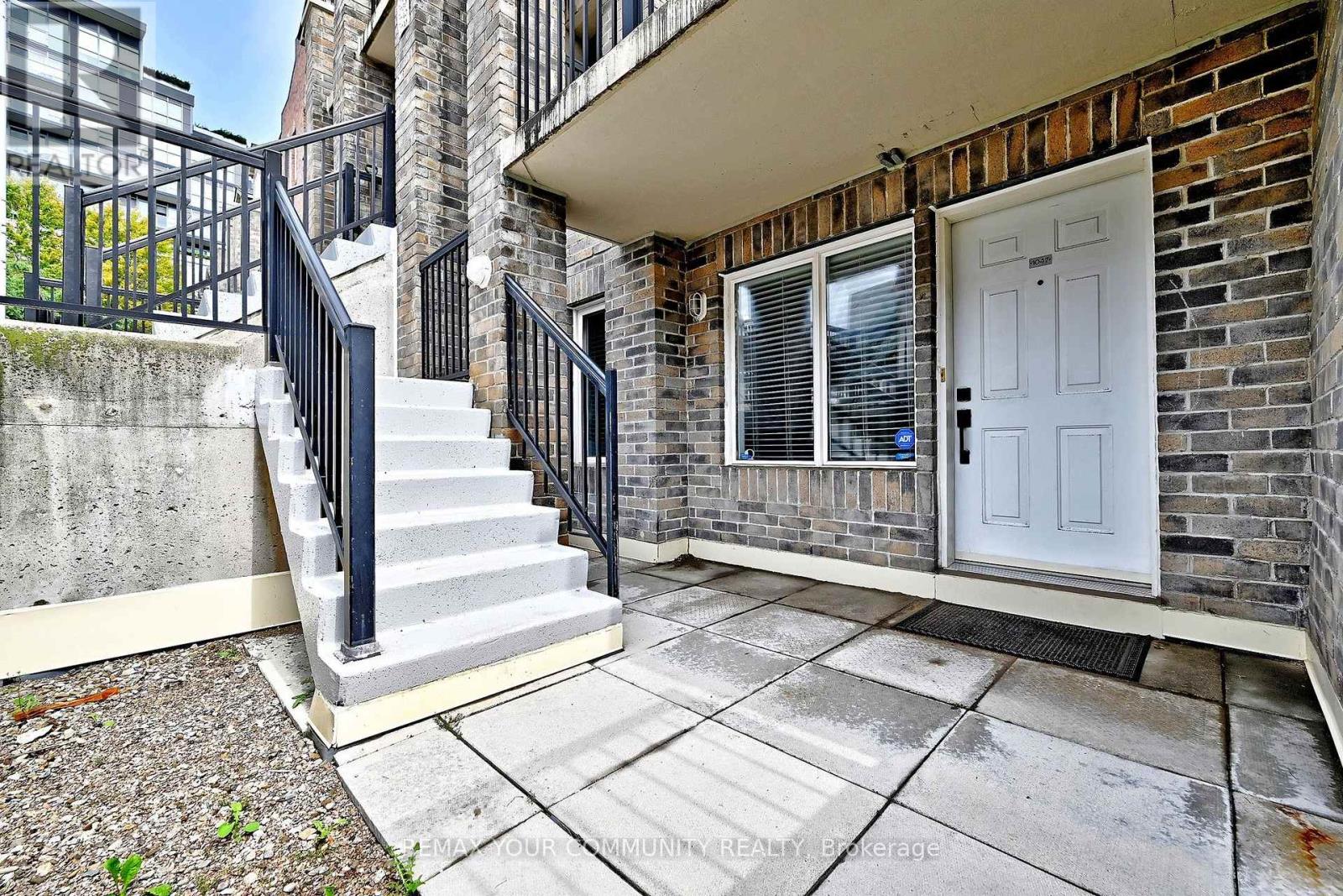 1047 - 115 George Appleton Way Property Photo 3