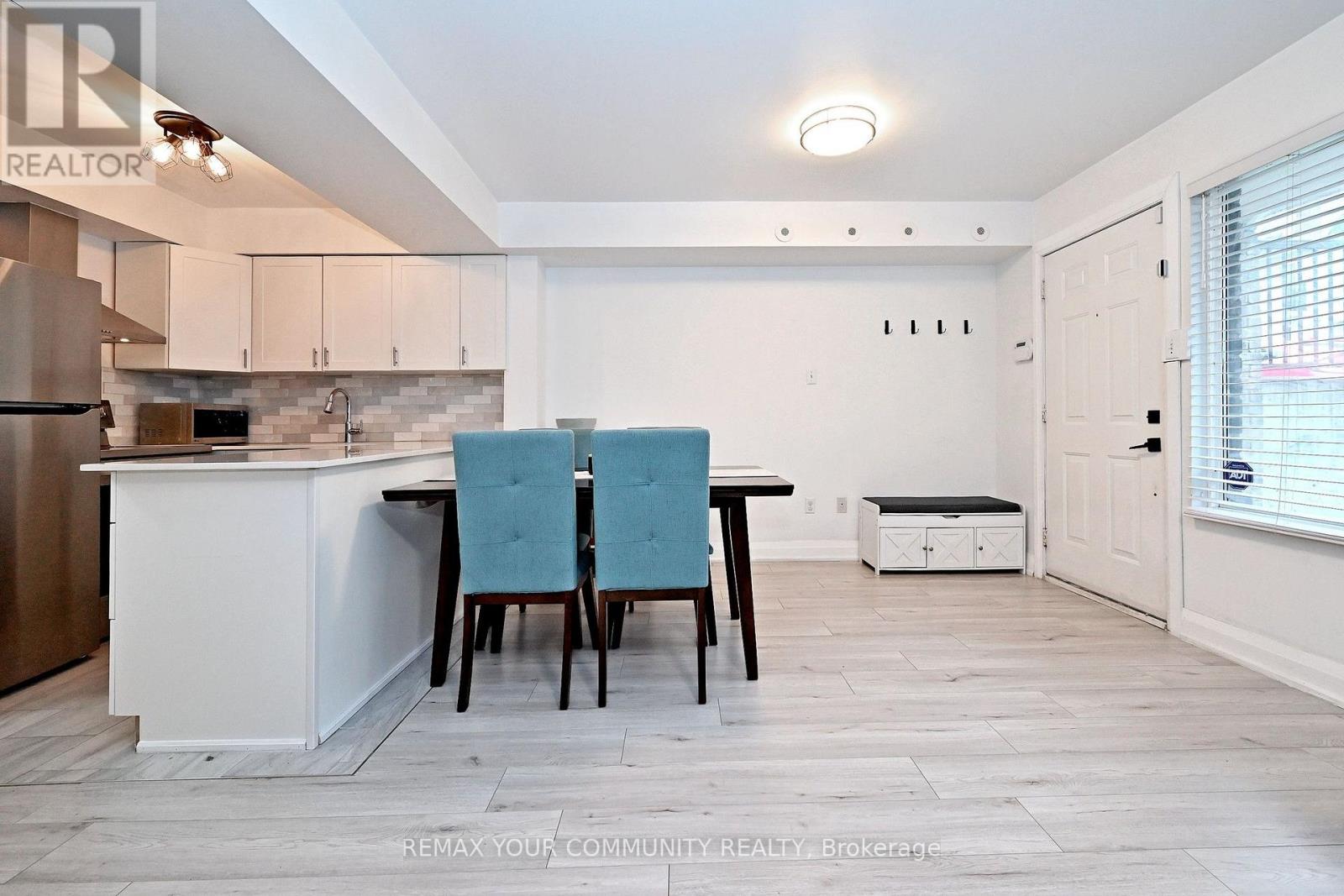 1047 - 115 George Appleton Way Property Photo 8