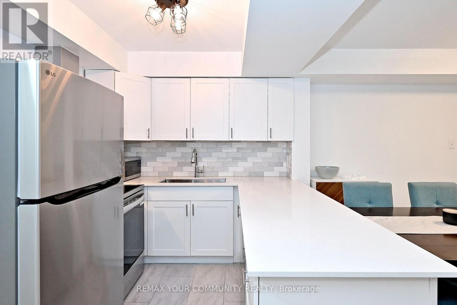 1047 - 115 George Appleton Way Property Photo 11