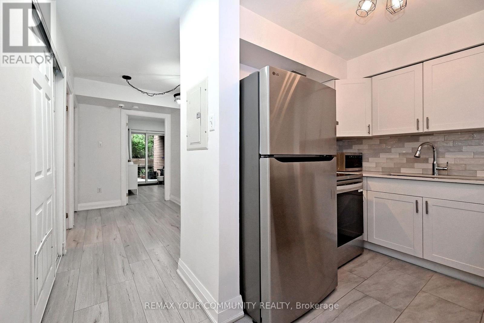 1047 - 115 George Appleton Way Property Photo 14