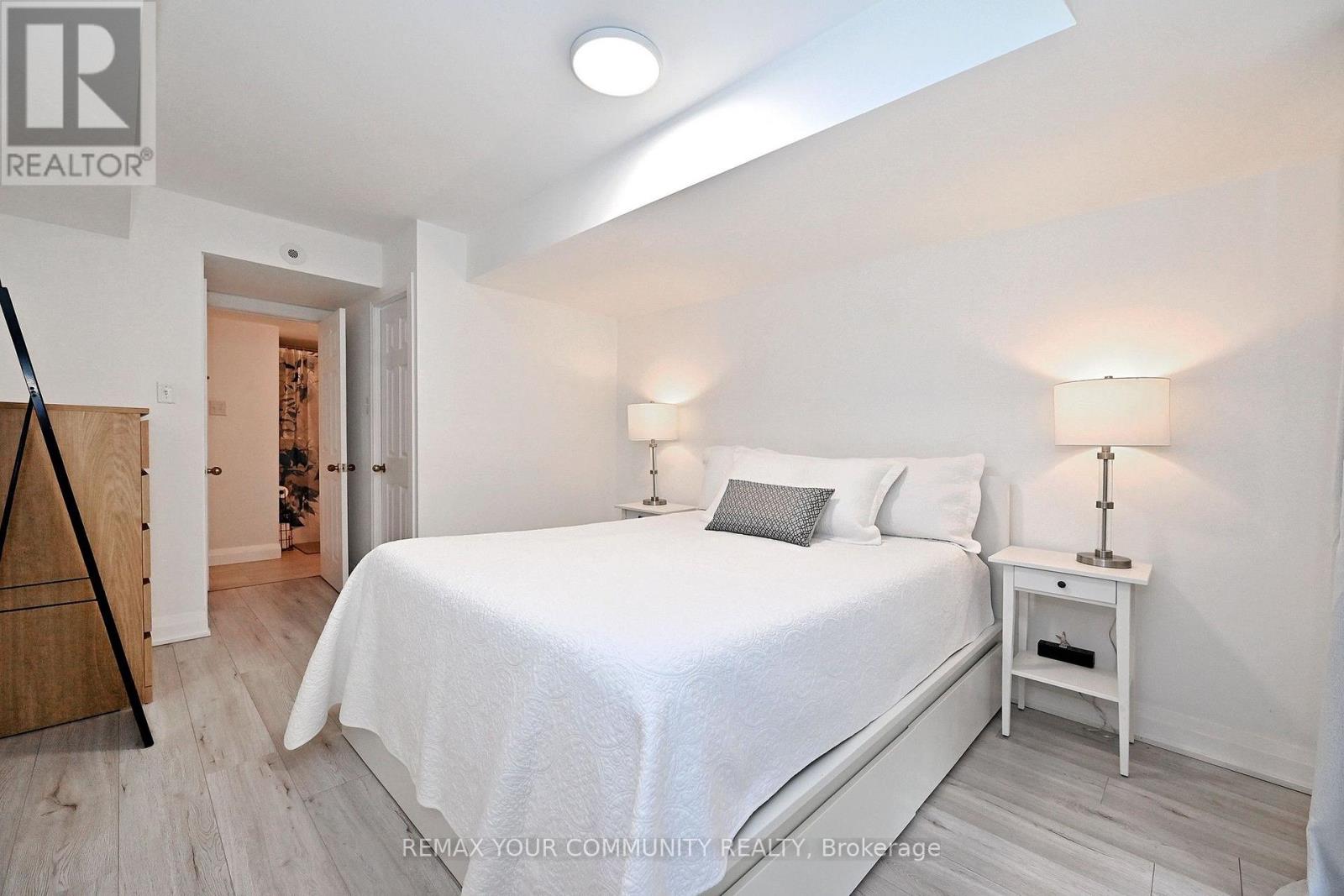 1047 - 115 George Appleton Way Property Photo 21