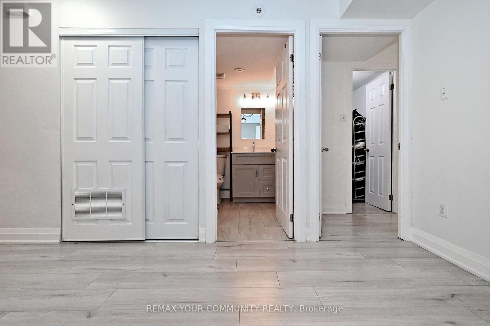 1047 - 115 George Appleton Way Property Photo 26
