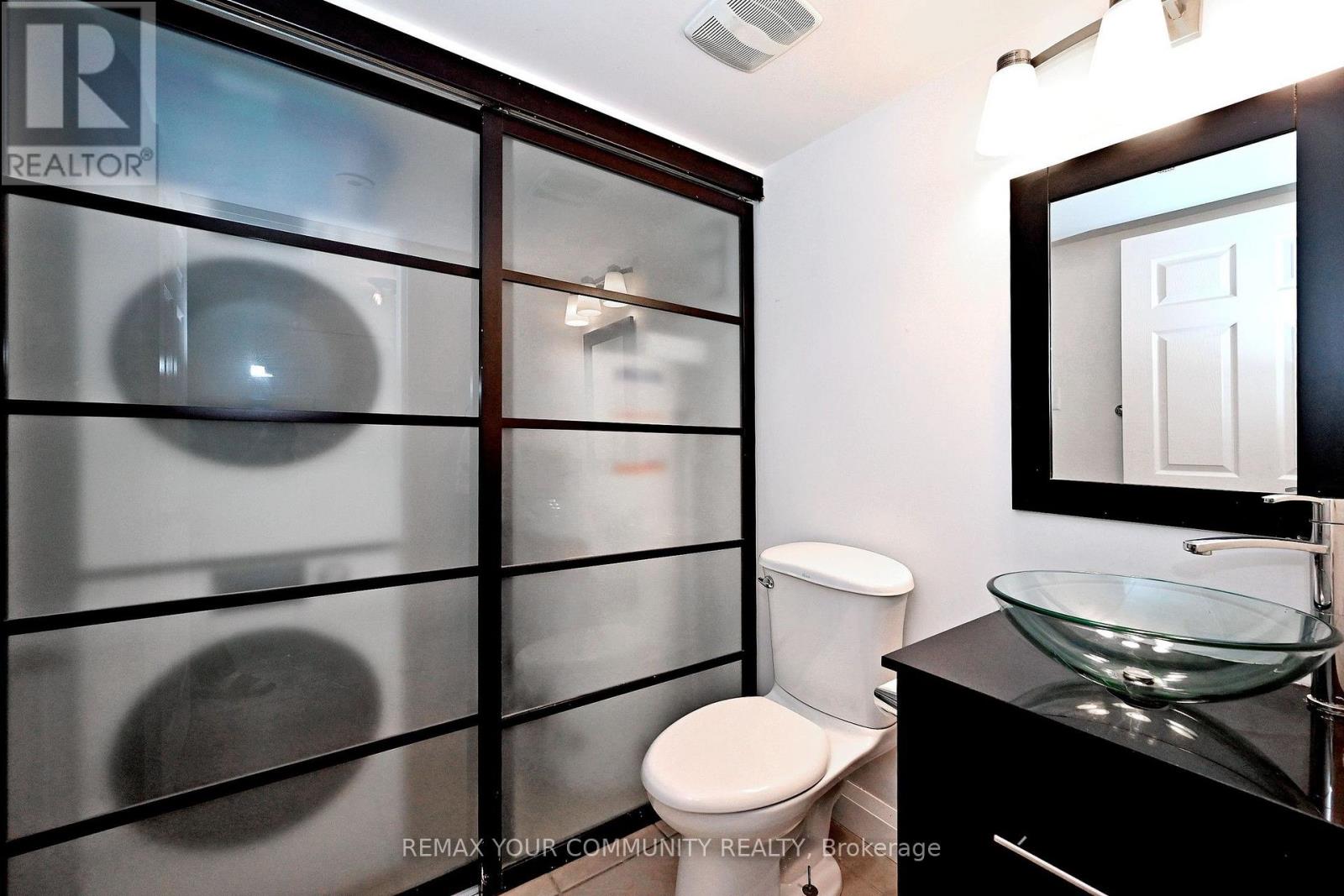 1047 - 115 George Appleton Way Property Photo 28