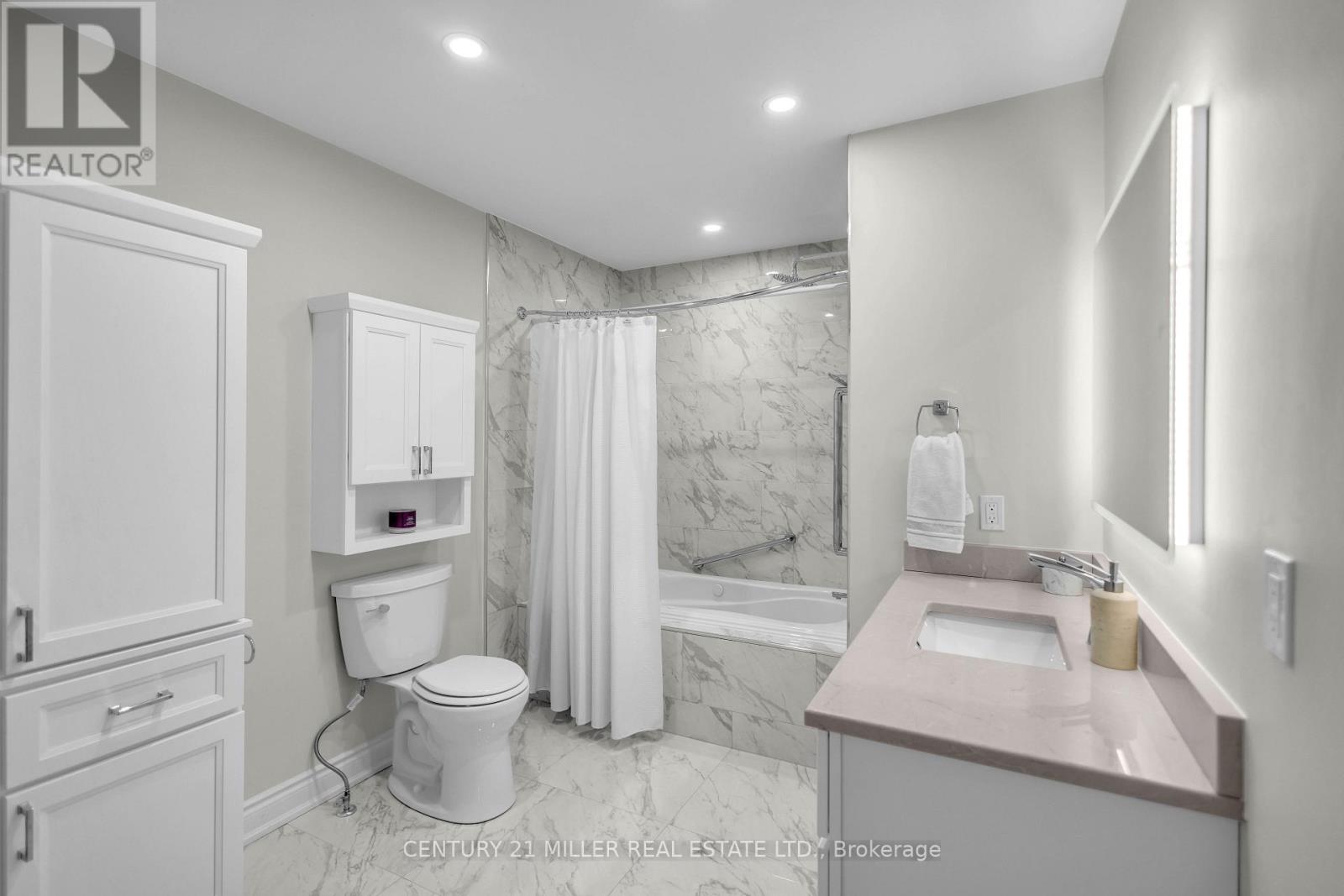 4 - 2175 Country Club Drive Property Photo 15