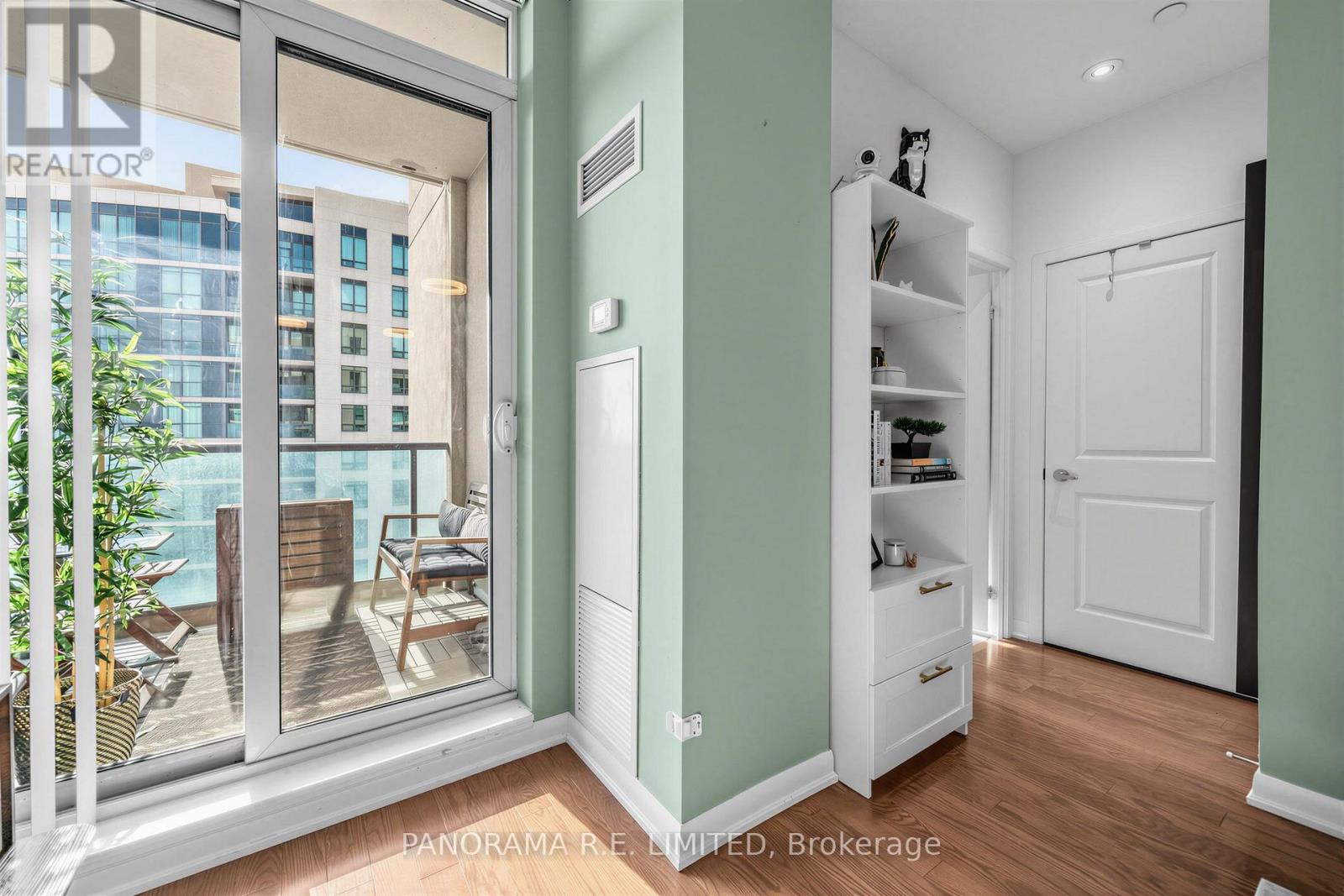2806 - 215 Sherway Gardens Road Property Photo 7