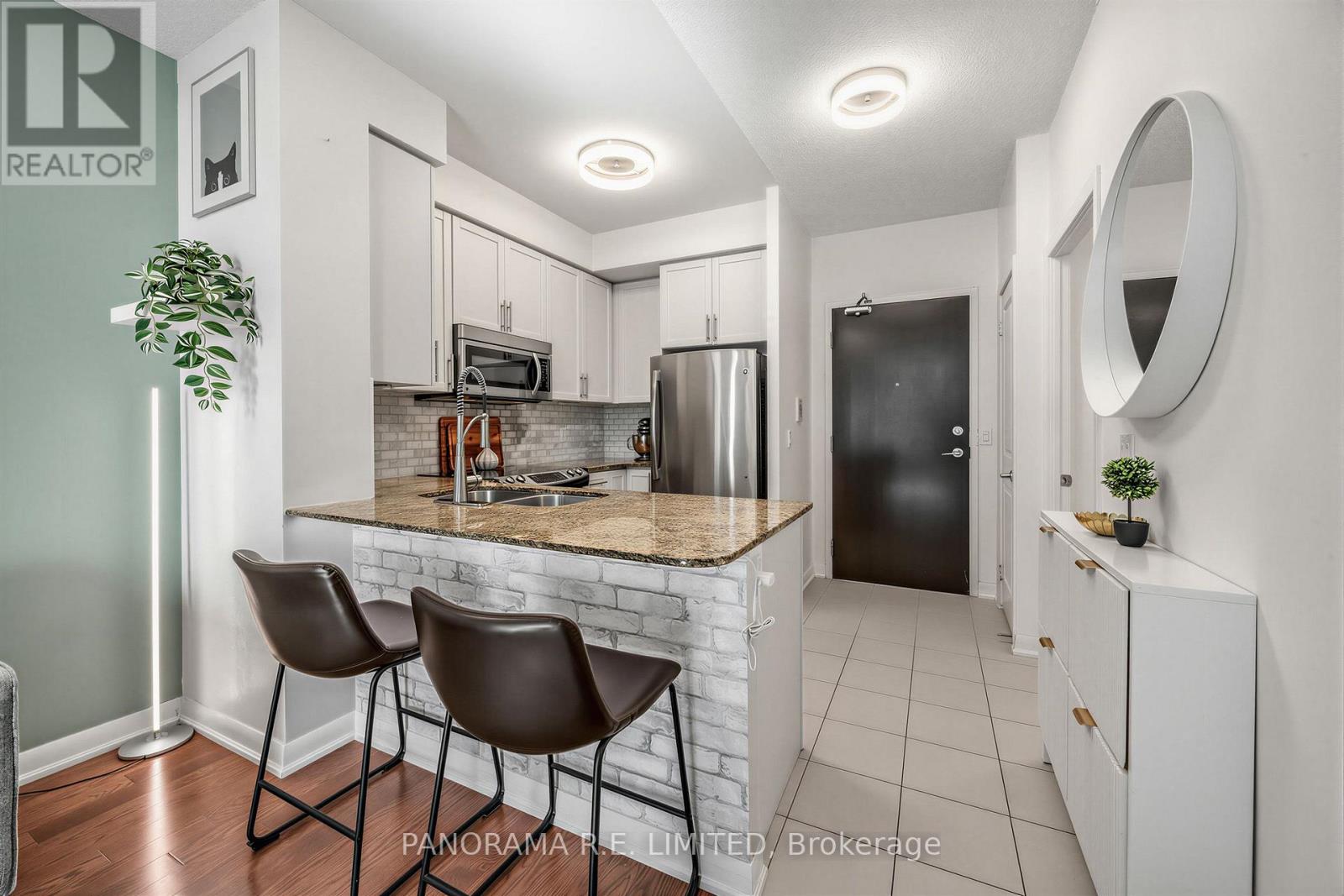 2806 - 215 Sherway Gardens Road Property Photo 8