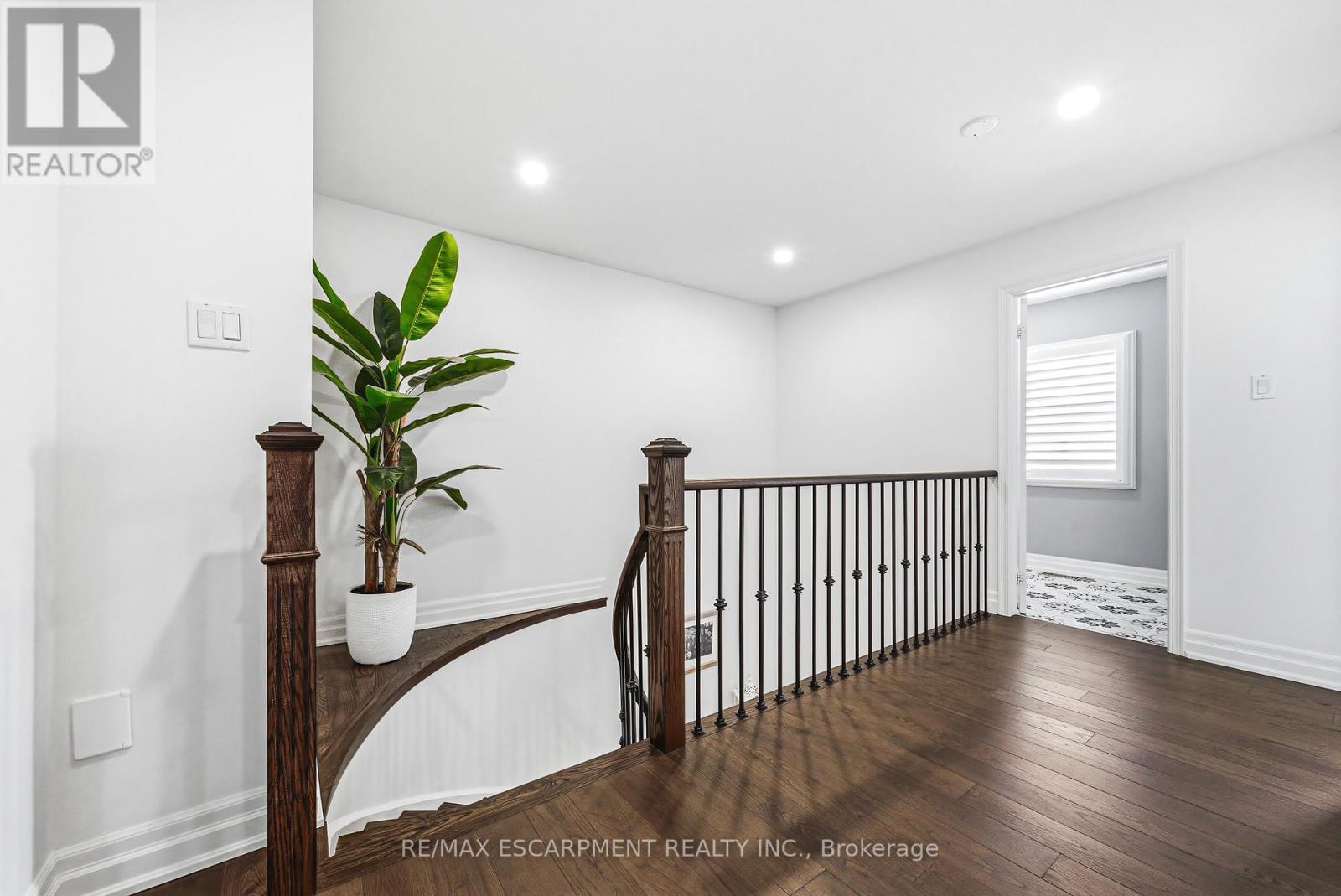 19 - 4211 Millcroft Park Drive Property Photo 18