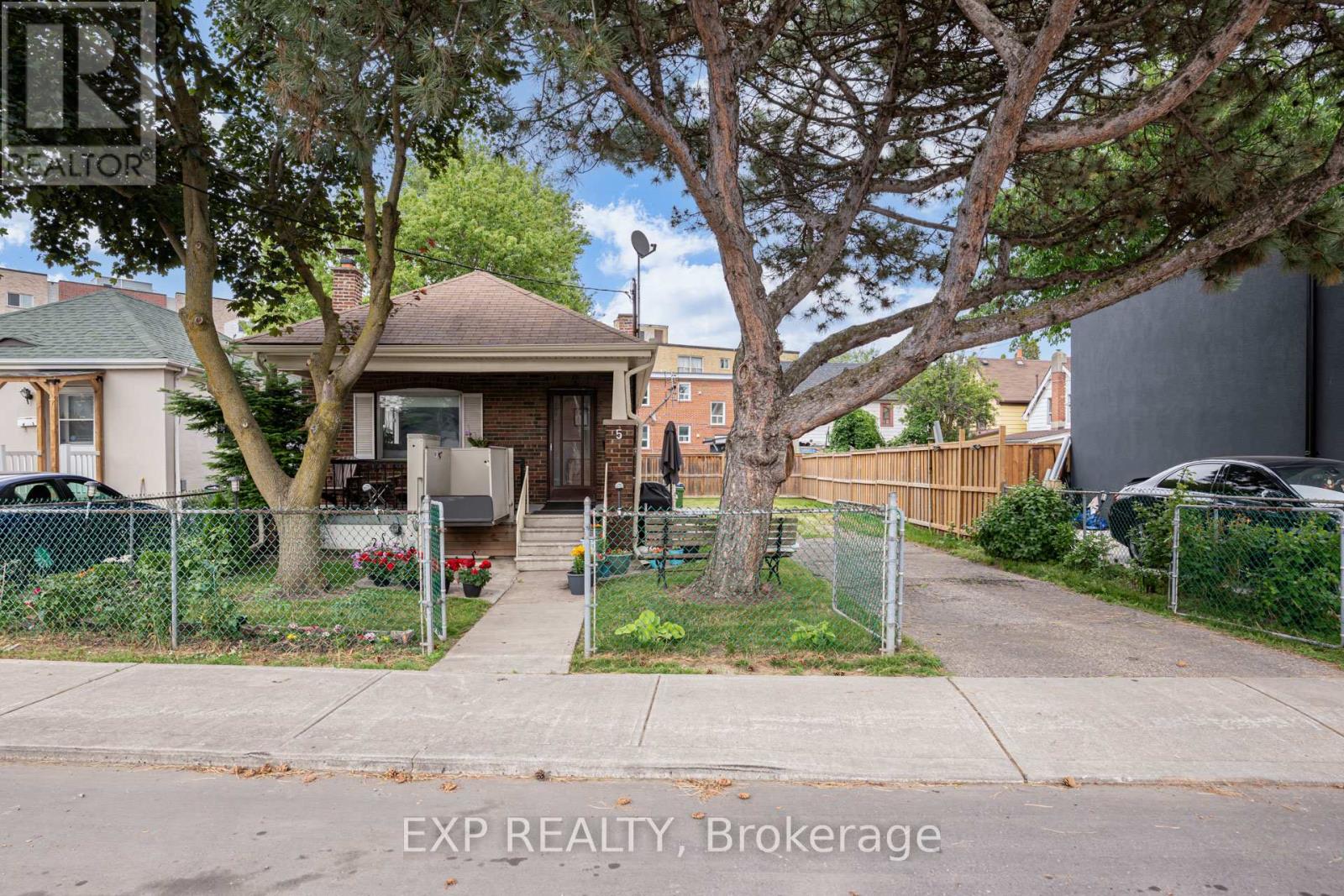 5 LAXIS AVENUE