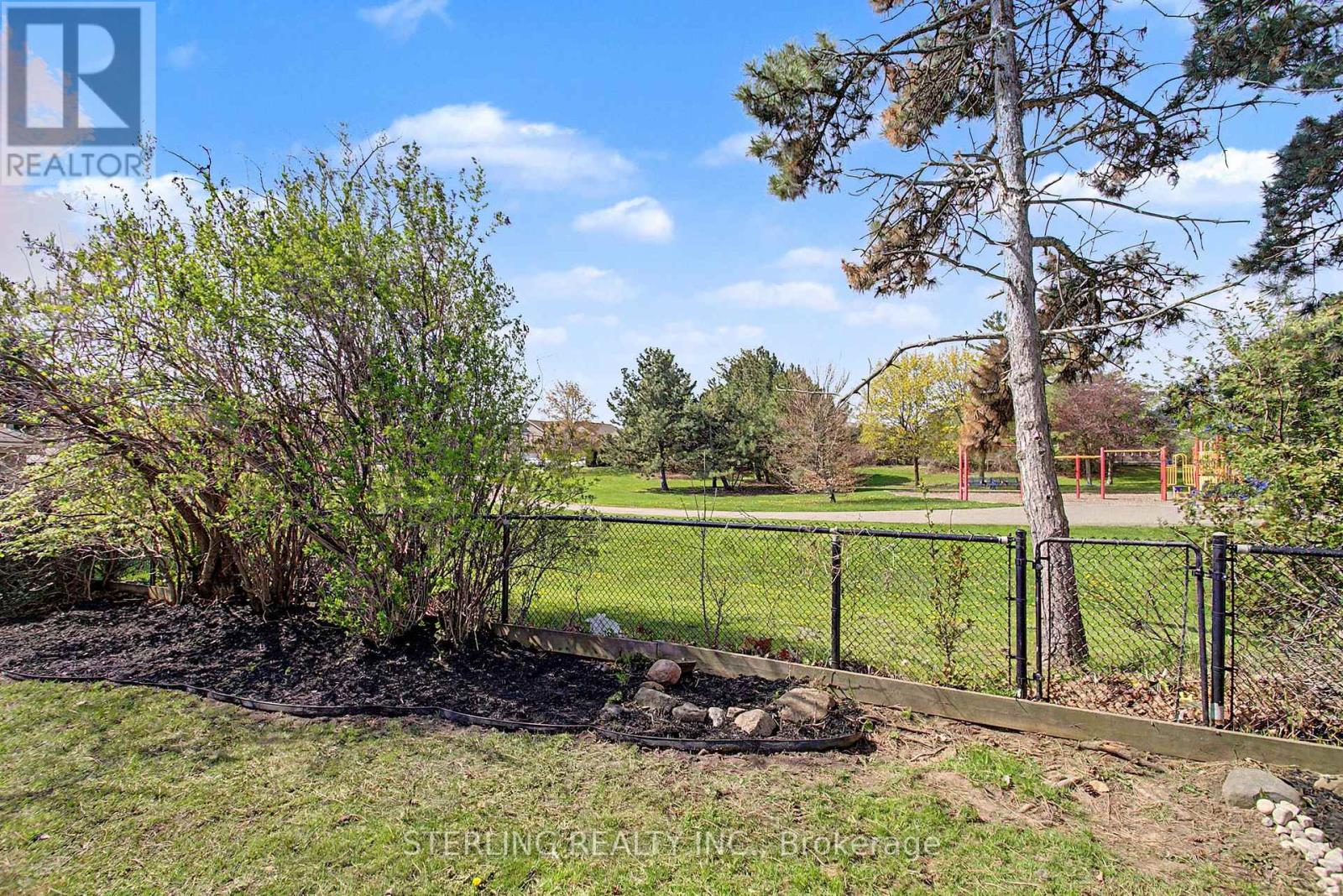 72 Sunforest Drive Property Photo 2